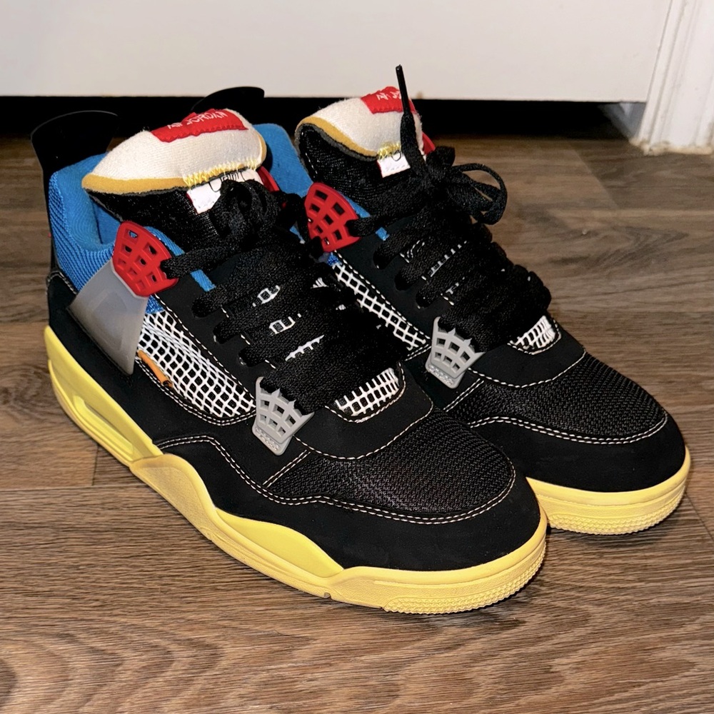 Jordan 4 x Union Off Noir Men sz 10 Women sz 11.5